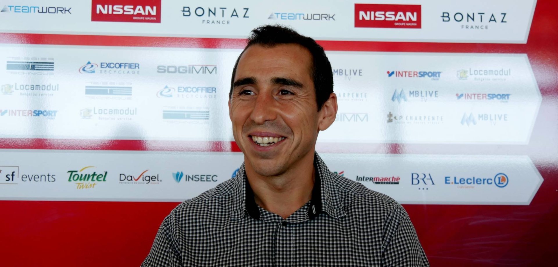 _copie-0_john-point-presse