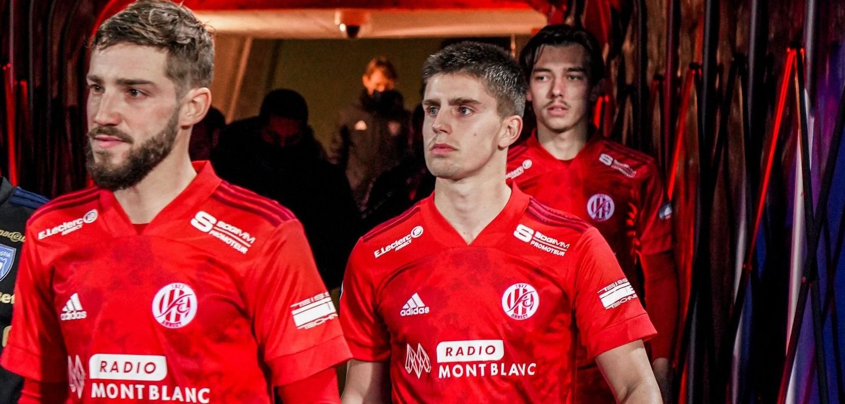 bado-entree-terrain-2