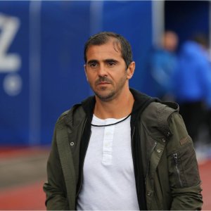 helder-pensif-5a2cf25952176