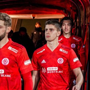 bado-entree-terrain-2